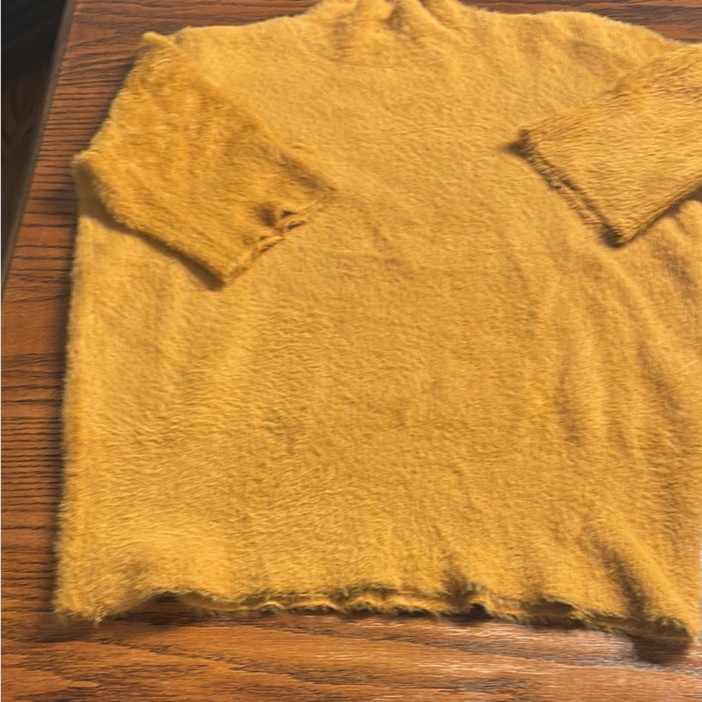 Bailey 44 Gold Sweater Size M